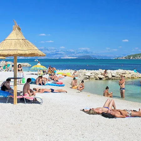 Family Friendly House With A Parking Space - 19247 Сasa de vacaciones Trogir