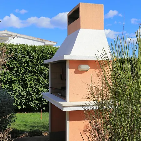 Сasa de vacaciones Family Friendly House With A Parking Space - 19247 *